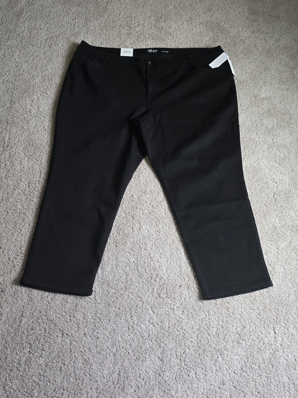 NWT Style & Co. Slim Leg Tummy Control Jeans in Deep Black